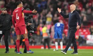 HLV Slot dự cảm khó khăn khi Liverpool gặp Arsenal